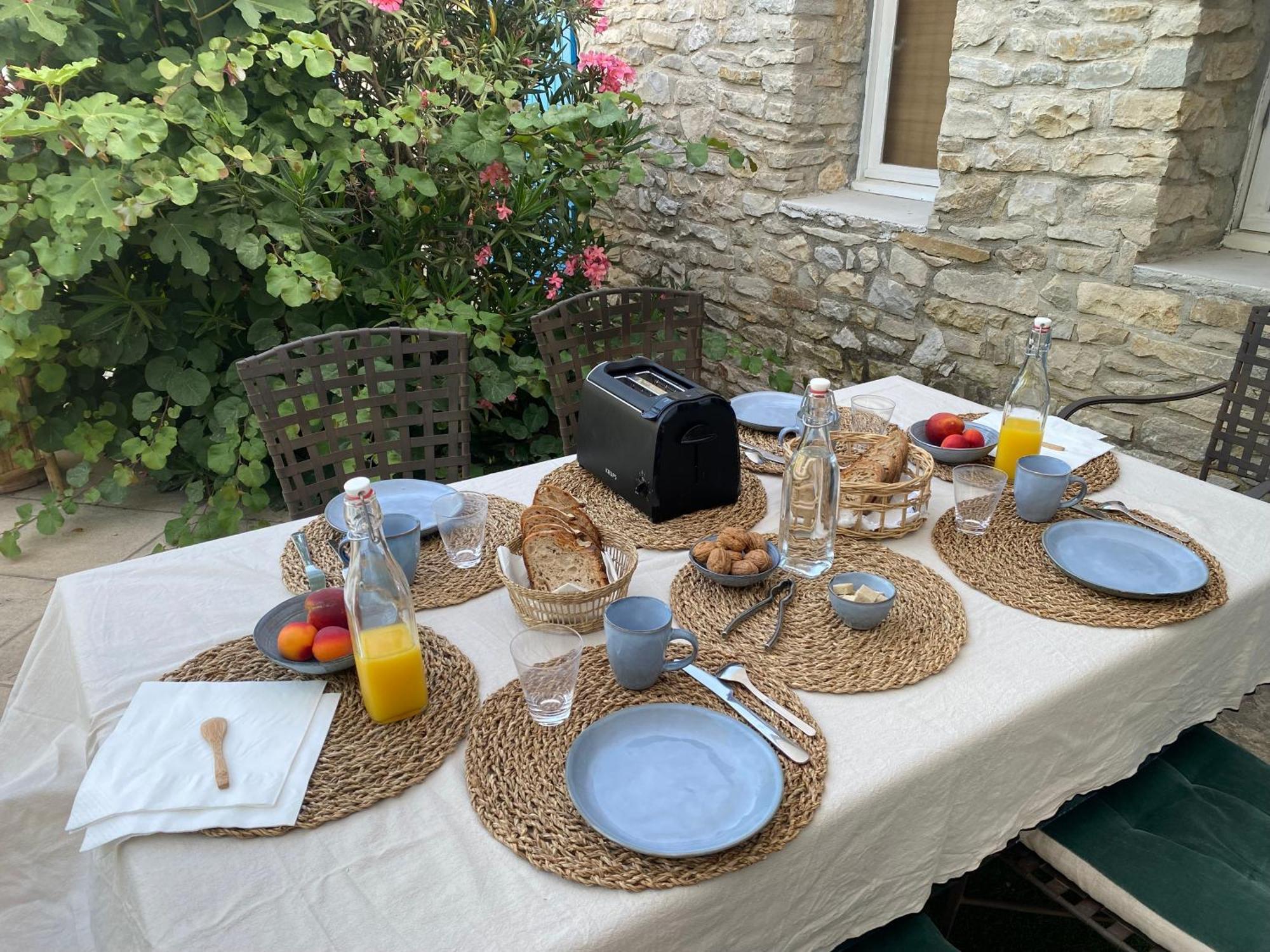 Le Patio Aux Oiseaux Panzió La Ciotat Kültér fotó
